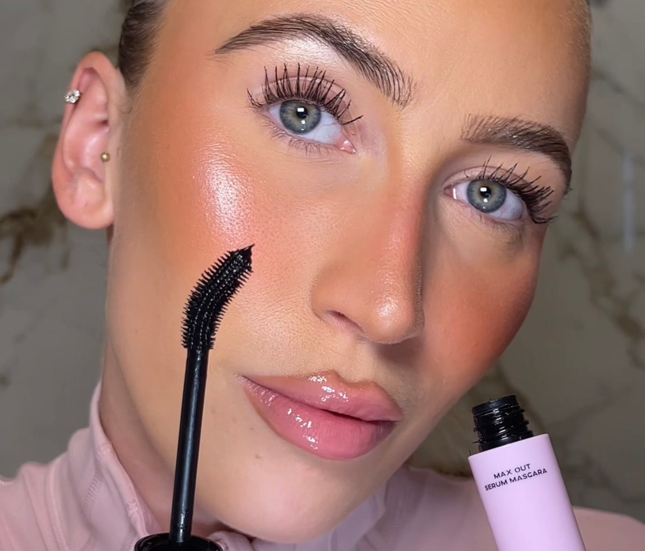 "The mascara is just so juicy, I can't even describe it. So soft but still beautifully black. Nothing clumps and everything is fanned out so perfectly! I didn't even have panda eyes after more than 8 hours!" – Sophie