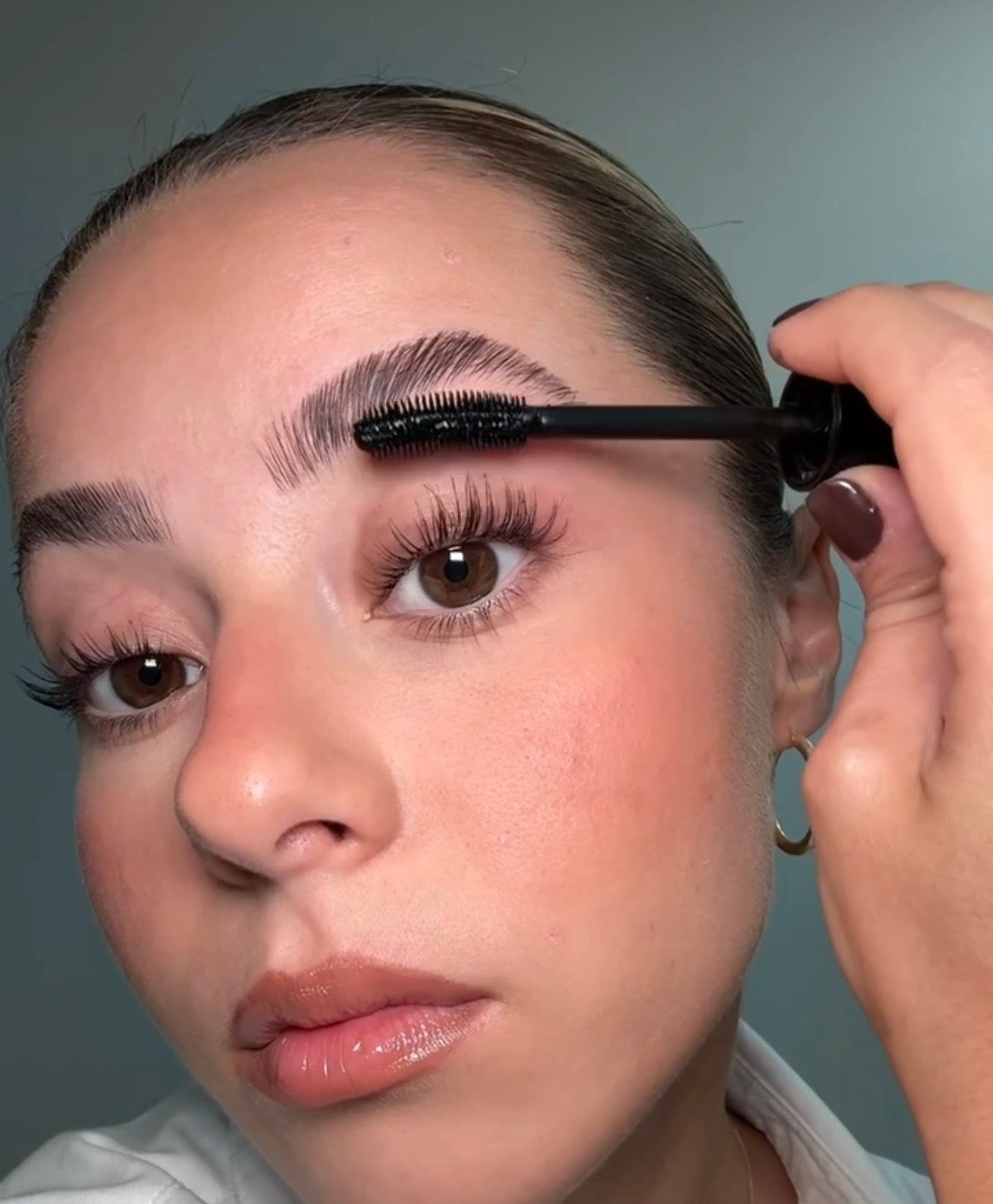 "With this mascara, my lashes stay curled all day long. It applies super easily, has an intense black pigment, and removes effortlessly at night so my lashes don't fall out." – Dilem